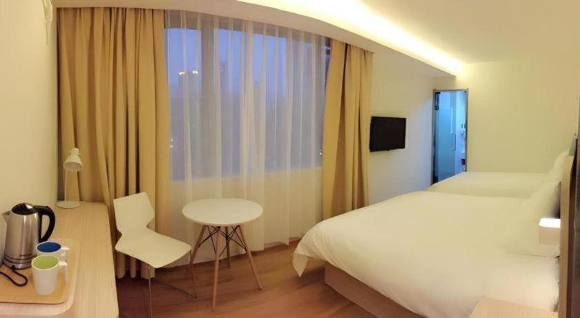Hotel Hanting Jiashan Road 2*